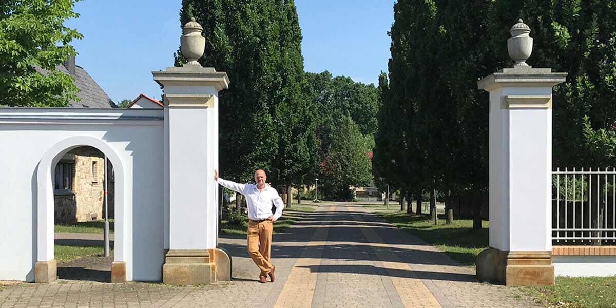 Sie erreichen die Baufirma Rehhahn Bau telefonisch unter 034927 20502.