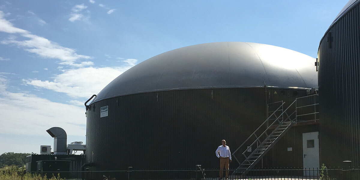 Rehhahn Bau bietet Bauleitung auch für sogenannte Hofbiogas&shy;anlagen.
