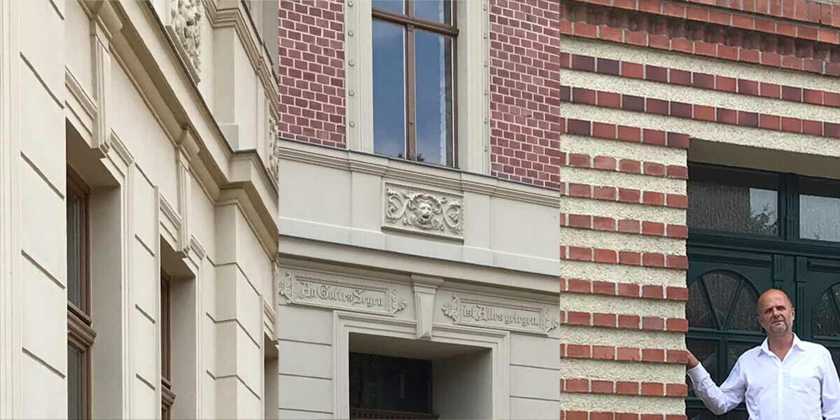 Die Baufirma Rehhahn Bau bringt die ur­sprüng­liche Pracht zu­rück an die Haus­fassade. Wir zeigen Ihnen gerne weitere Beispiele für wert&shy;beständige Arbeit im Kreis Wittenberg.